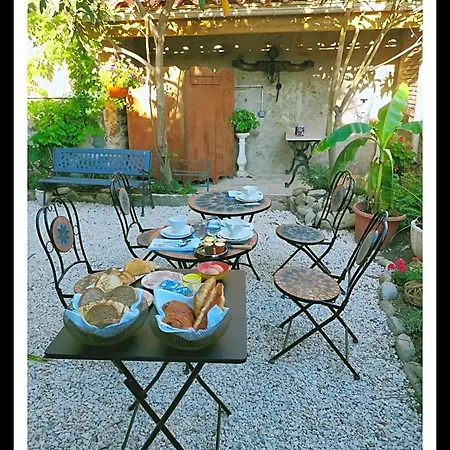 La Belle D'ame - לינה וארוחת בוקר 3*
